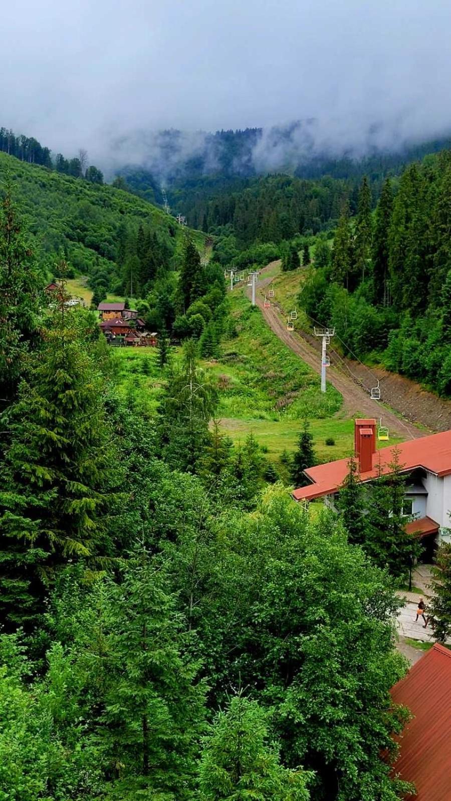 Біля Витягу Slavske Bagian luar foto
